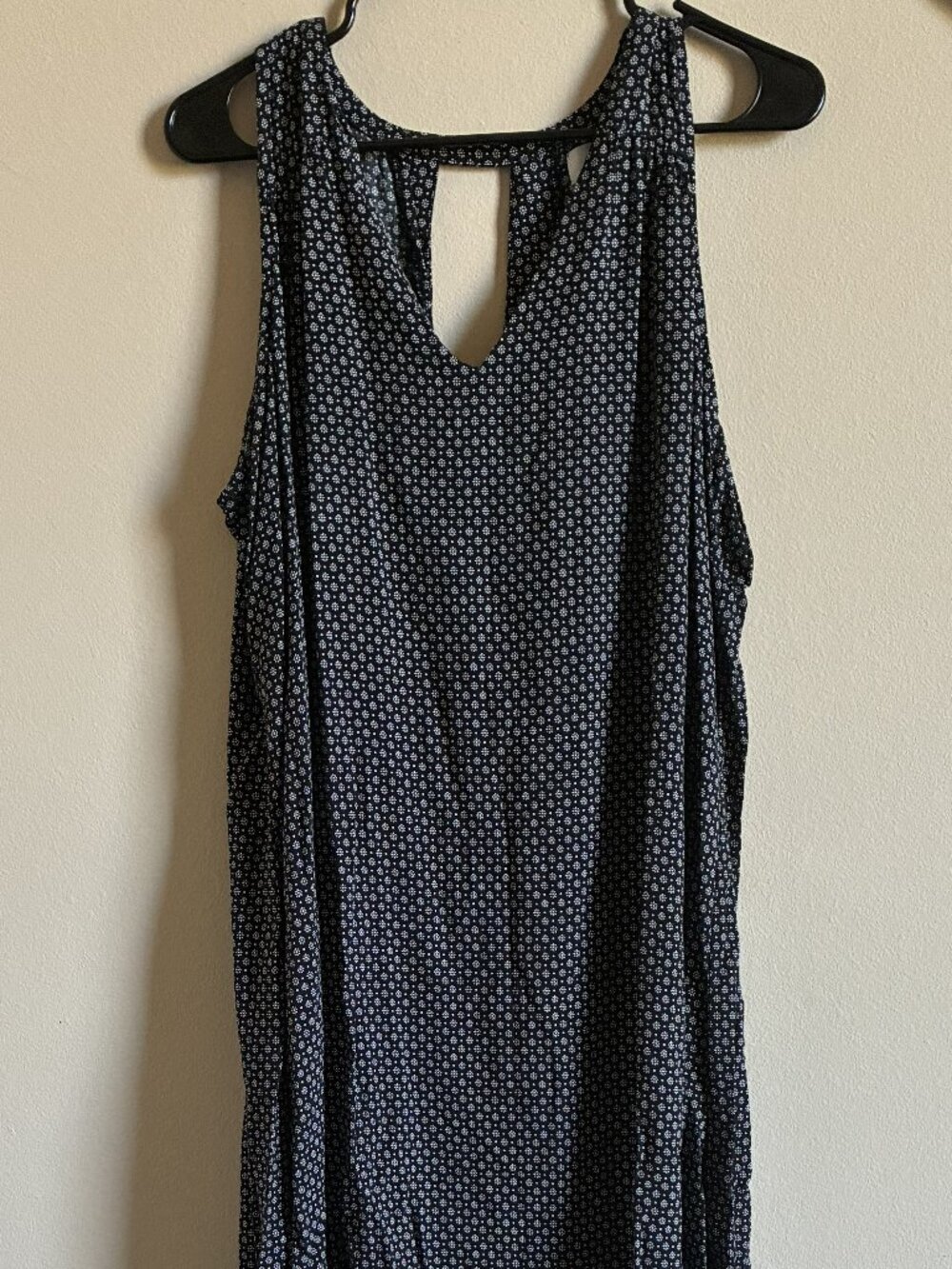Old Navy XL Knee-Length Dress; Sleeveless; Slip-on; Black with White Flowers